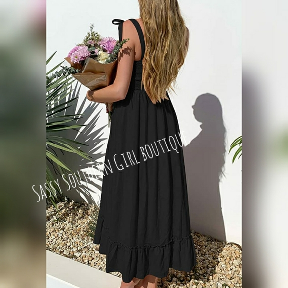 🆕⭐ Boho black smocked tie strap maxi dress - Picture 5 of 11